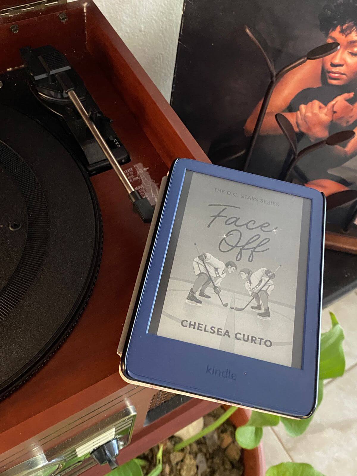 FACE-OFF BY CHELSA CURTO | BooK Review